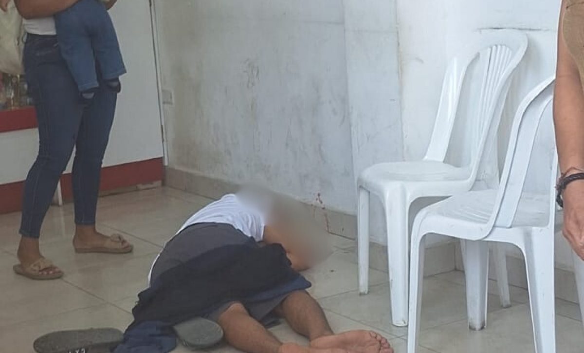 Jordan Farías quedó sin vida en el interior de la farmacia donde compraba medicamentos.