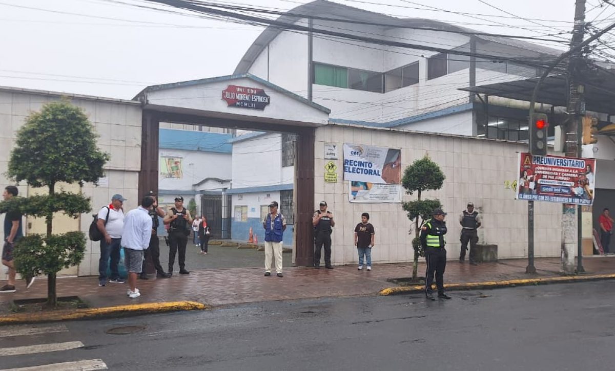 Jornada electoral inicia con baja afluencia en Santo Domingo de los Tsáchilas