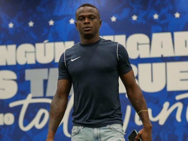 José Angulo de Emelec sufre desgarro y será baja por dos semanas