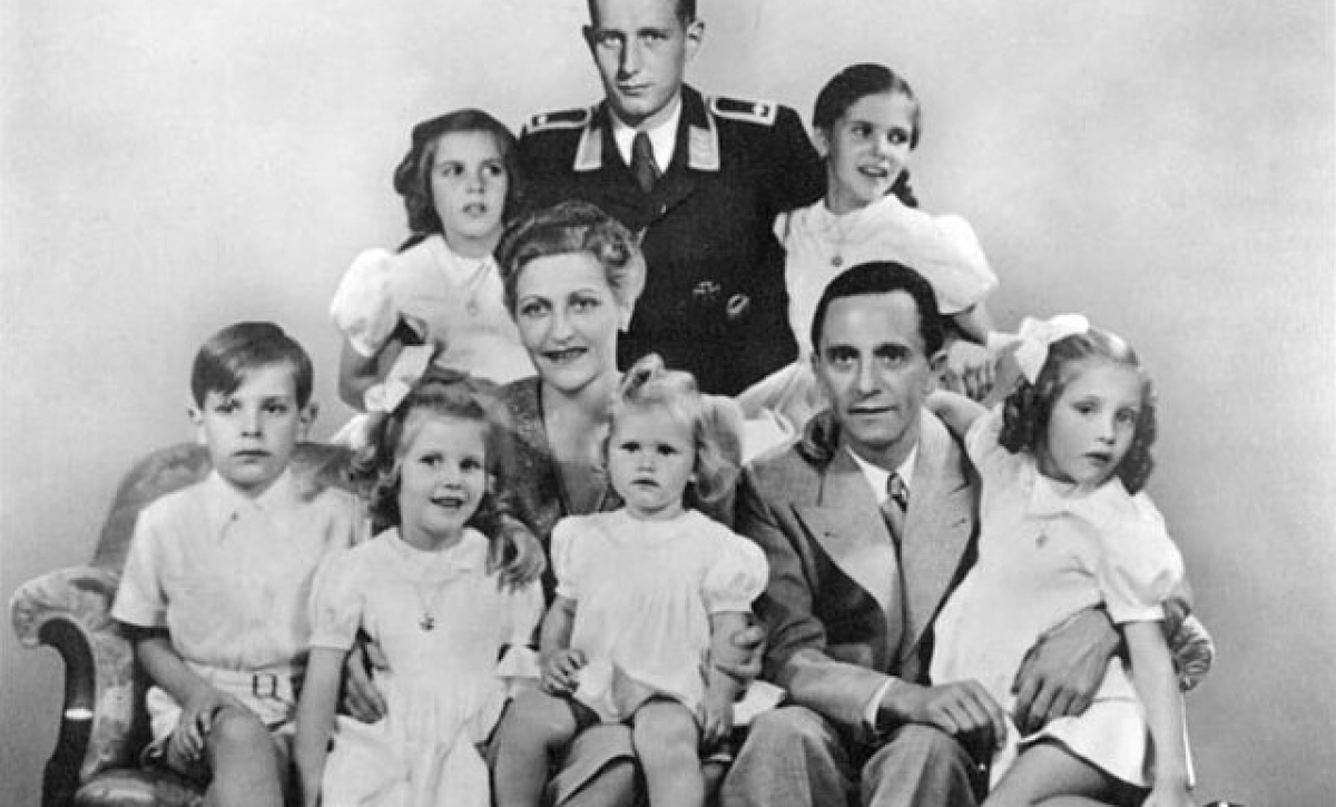 El 1 de mayo de 1945, Joseph y Magda Goebbels decidieron matar a sus seis hijos para que no vivieran en un mundo sin el Tercer Reich. Posteriormente, Joseph disparó a su esposa y luego se suicidó.