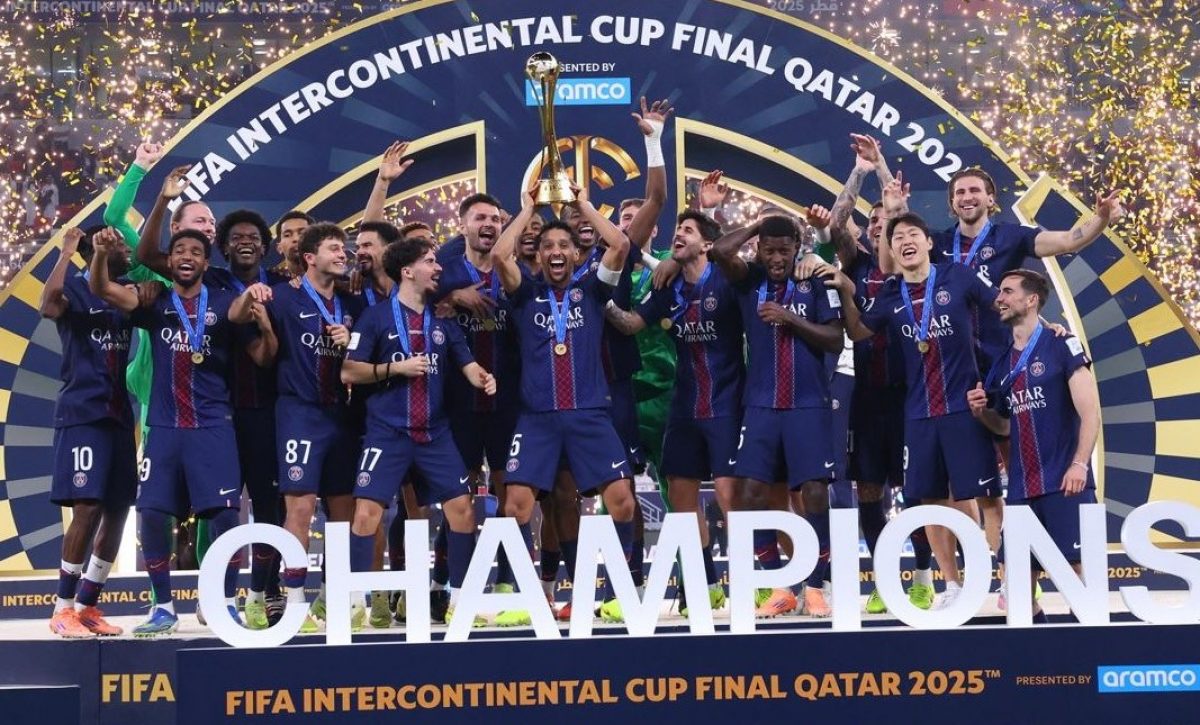 Jugadores del PSG celebran al ganar la Copa Intercontinental.