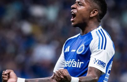 Keny Arroyo anota en la goleada de Cruzeiro ante Corinthians por el Brasileirão 2025