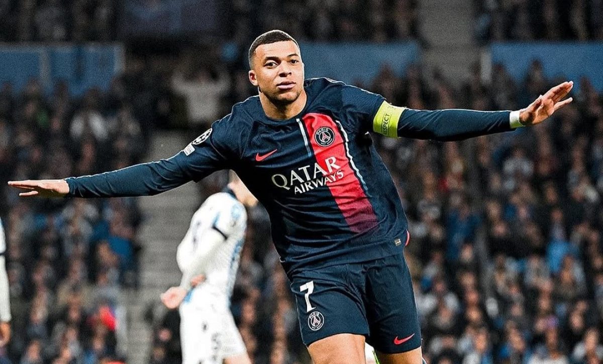 Kylian Mbappé le gana demanda al Paris Saint-Germain (PSG).