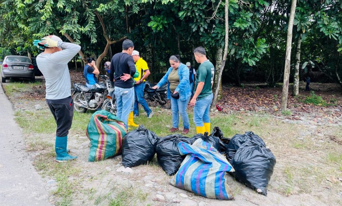 La Concordia enfrenta acumulación de basura en tramo de la calle Eloy Alfaro