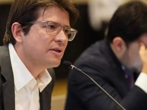 La Fiscalía General de Colombia solicitará que el asesinato del senador y precandidato presidencial Miguel Uribe Turbay sea declarado crimen de lesa humanidad.