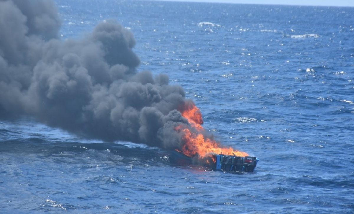 La Guardia Costera de Estados Unidos capturó a seis ecuatorianos a bordo de dos lanchas rápidas que transportaban 3.4 toneladas de cocaína.