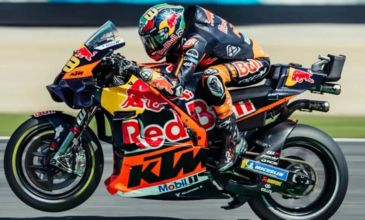 La KTM RC16, la MotoGP que alcanzó un récord de velocidad de 366,1 km/h, será subastada por RM Sotheby’s.