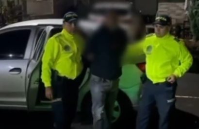 La Policía Nacional, en coordinación con la Policía de Colombia, capturó a Marlon V., presunto líder del grupo delincuencial organizado ‘Los Tiguerones’.