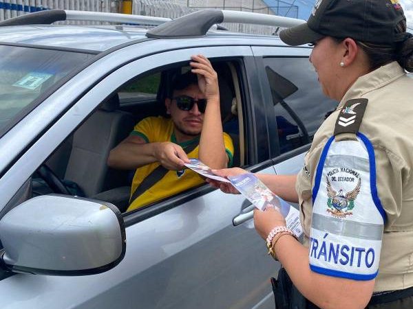 La Policía Nacional retoma el control del tránsito en 25 ejes viales tras 14 años