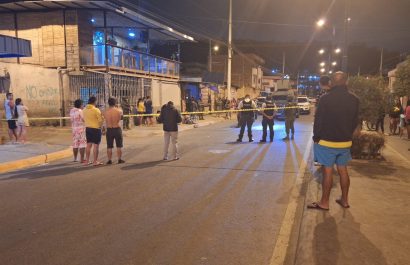 La Policía acordonó la escena del crímen para realizar el levantamiento del cuerpo.