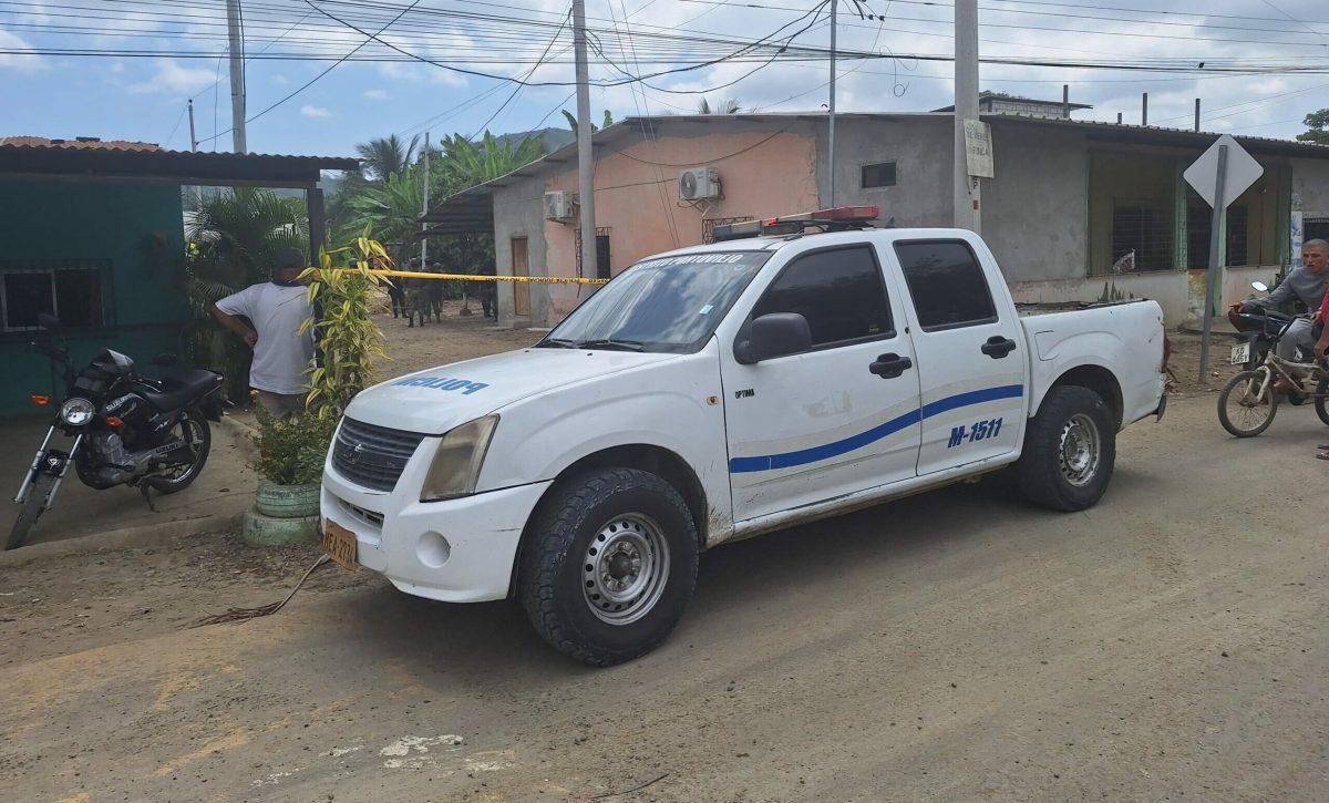 La Policía llegó al lugar donde se registró la balacera que dejó a Jipson Cherres fallecido.