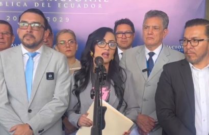 La asambleísta Viviana Veloz, de la RC, lideró el reclamo sobre el caso HealthBird. FOTO: Captura de pantalla.