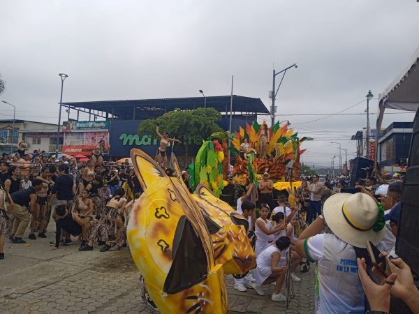 La colorida jornada inició su recorrido en la avenida García Moreno