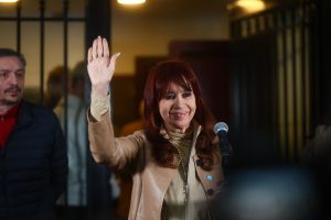 La expresidenta argentina Cristina Fernández vuelve a sentarse en el banquillo de los acusados