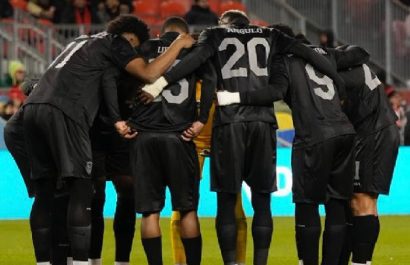 La selección ecuatoriana de fútbol, dirigida por Sebastián Beccacece, no pudo imponer su ventaja de un hombre más y empató 0-0 ante Canadá.