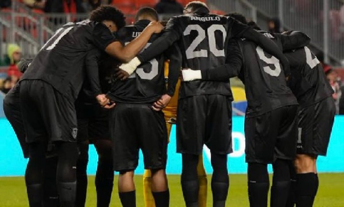 La selección ecuatoriana de fútbol, dirigida por Sebastián Beccacece, no pudo imponer su ventaja de un hombre más y empató 0-0 ante Canadá.
