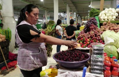 La venta de productos para elaborar la colada morada se dispara a última hora en Portoviejo, según comerciantes. (El Diario) La venta de productos para elaborar la colada morada se dispara a "última hora" en Portoviejo, según comerciantes. (El Diario)