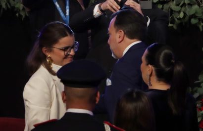 La vicepresidenta de la República, María José Pinto, abandonó este sábado 6 de diciembre la sesión solemne por los 491 años de la fundación española de Quito.