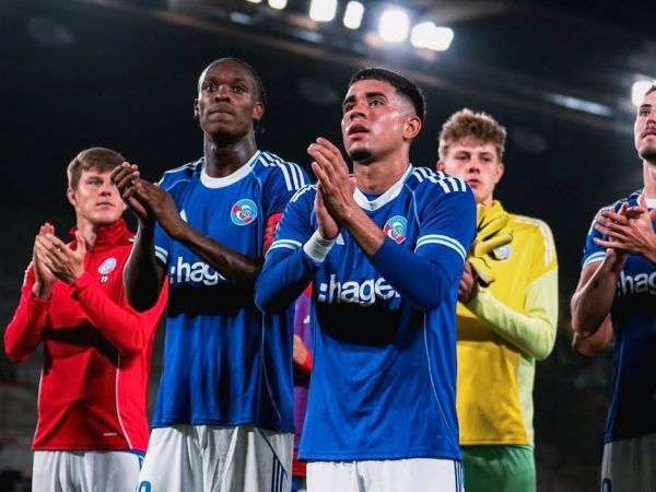 Liam Rosenior elogia el talento y actitud de Kendry Páez en victoria ante Nantes