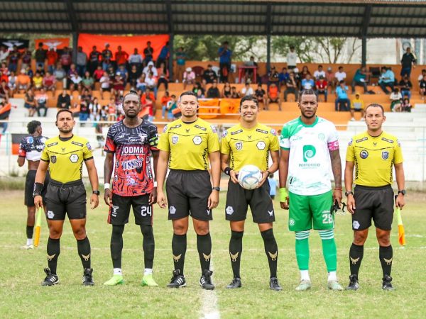 Liga de Portoviejo remonta y vence 1-2 a Exapromo en el duelo de ida por el tercer lugar