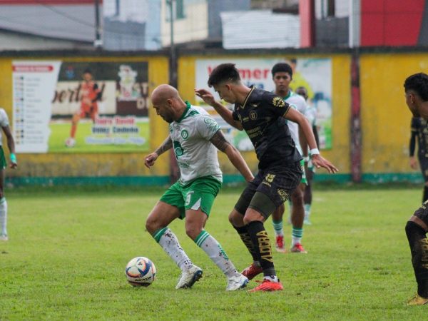 Liga de Portoviejo y LDU El Carmen disputan el liderato del Grupo A en Manabí