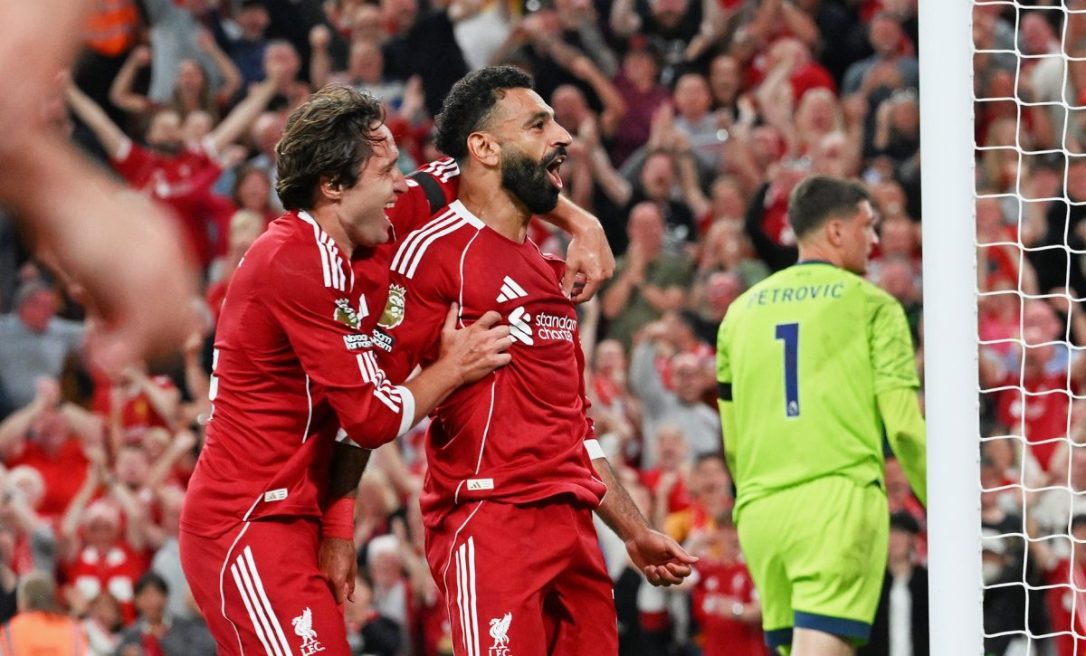 Liverpool inicia se defensa del título en la Premier League con victoria ante Bournemouth