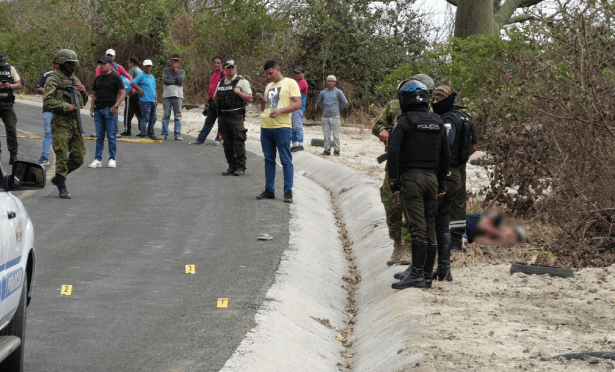 Los dos cuerpos fueron hallados en la Ruta del Choclo.