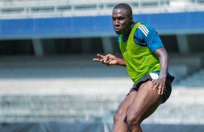 Luis Caicedo será operado de urgencia por apendicitis y deja a Emelec con un defensor menos