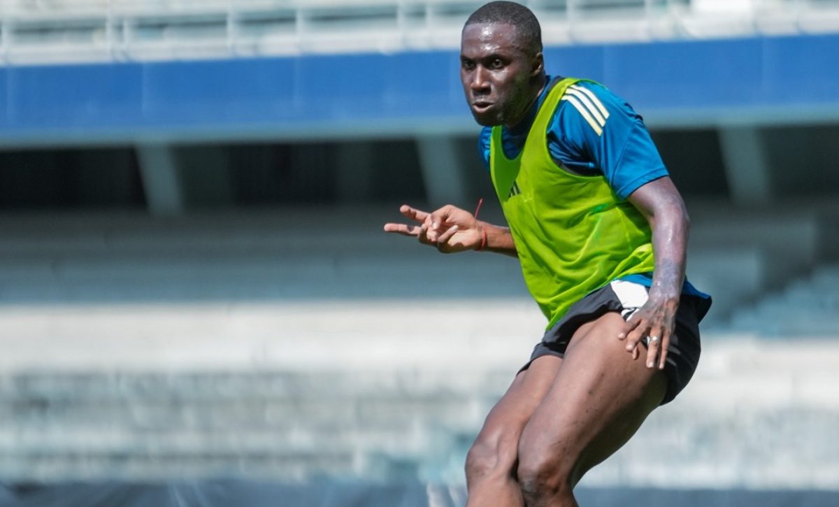 Luis Caicedo será operado de urgencia por apendicitis y deja a Emelec con un defensor menos