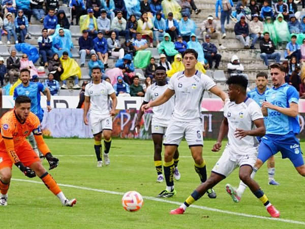 Macará goleó 3-0 a Delfín SC este domingo 23 de noviembre en el estadio Bellavista, con goles de Nahuel Arena (40’), José Marrufo (46’) y Gastón Blanc.