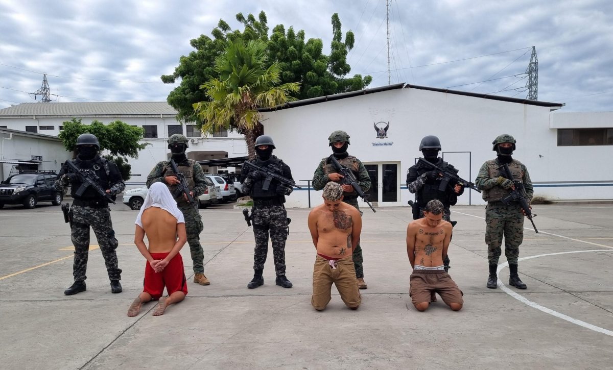 El asesinato de Javier Mendoza en Manta derivó en un operativo policial que dejó tres detenidos, incluido un menor.