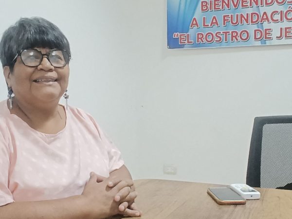 Luz María Olloa transformó su vida para servir a otros con la fundación, Rostro de Jesús.