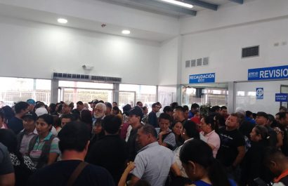 Mantenimiento del sistema AXIS genera retrasos en trámites vehiculares en Santo Domingo