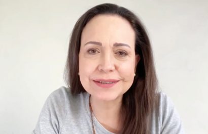 María Corina Machado califica a Delcy Rodríguez de "despiadada" y cuestiona su legitimidad en la transición.