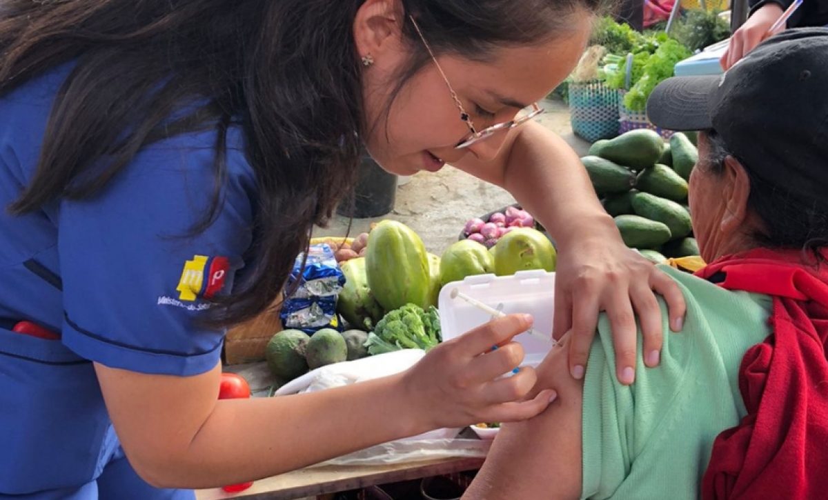 Más de 319.000 ciudadanos fueron inmunizados en la segunda jornada de vacunación en Ecuador. (Ministerio de Salud)
