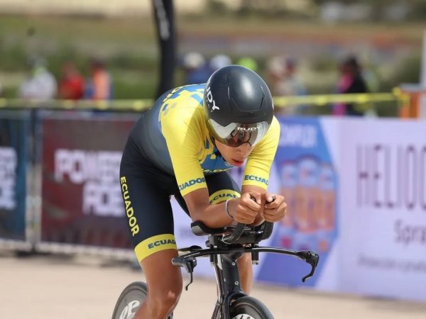 Mateo Ramírez inicia su carrera en Europa con UAE Team Emirates