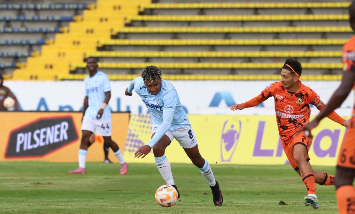 Mauricio Alonso y Jostin Bravo anotan en el 1-1 entre Católica y Libertad en el Olímpico Atahualpa