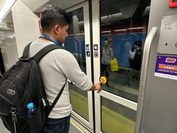 Metro de Quito lanza campaña para el buen uso de puertas y modifica horarios de apertura