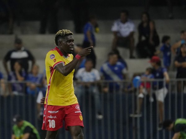 Michael Carcelén podría salir de Aucas para continuar su carrera en el fútbol argentino