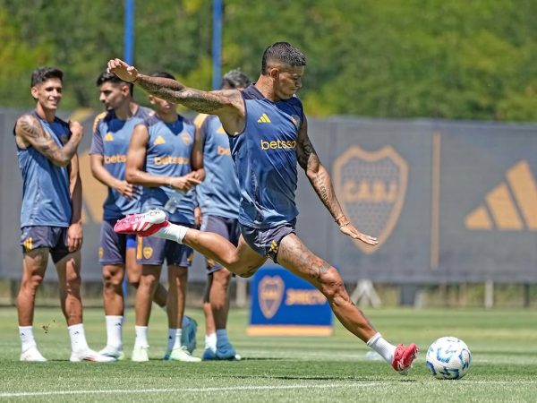 Miguel Ángel Russo margina a tres defensores en medio de crisis en Boca Juniors