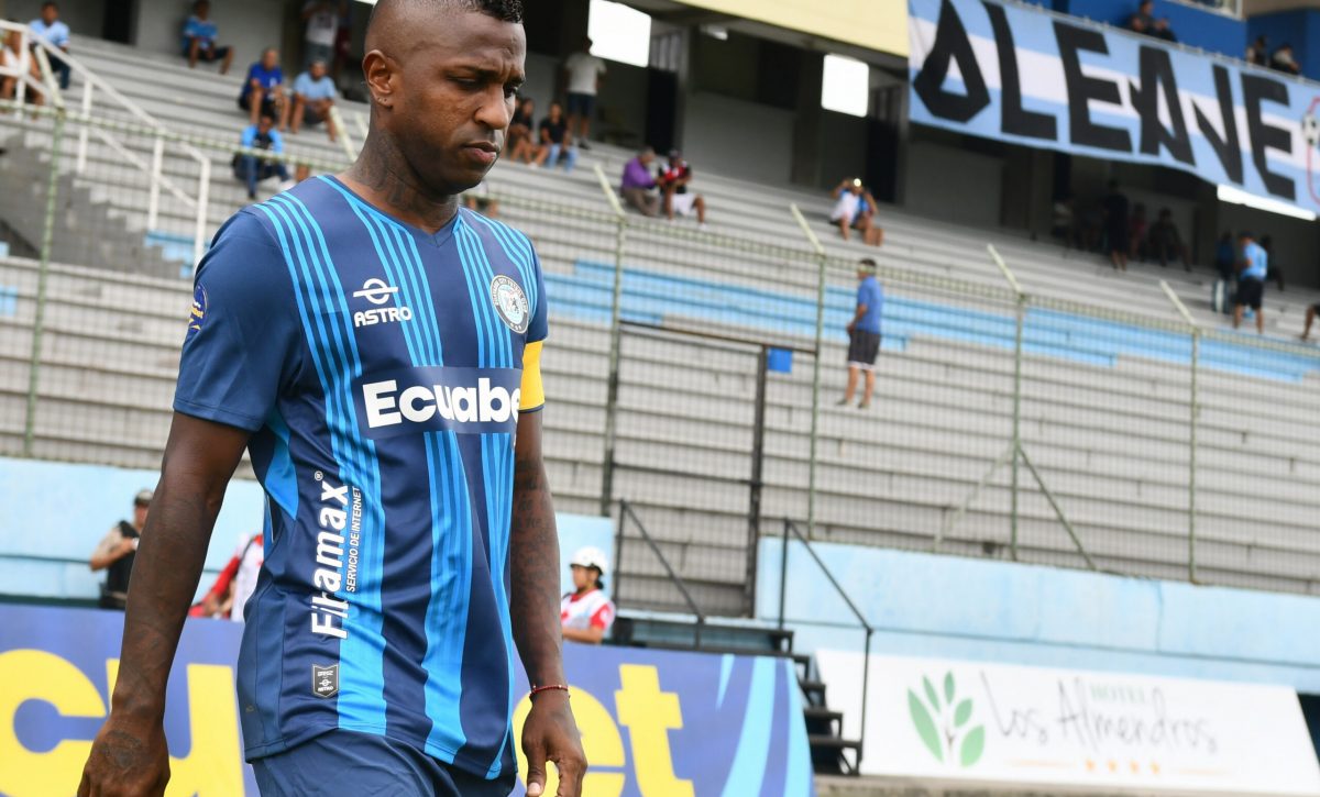 El futbolista ecuatoriano Miller Bolaños, actual jugador de Guayaquil City, fue sentenciado a ocho meses de prisión por el delito de intimidación.