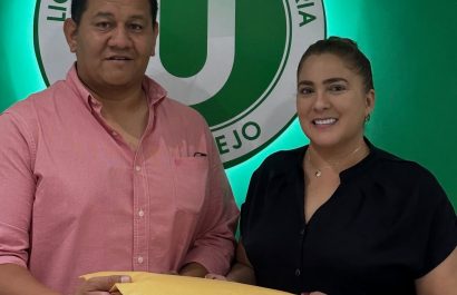 Mónica Zamora inscribe candidatura única para reelección en Liga Deportiva Universitaria de Portoviejo