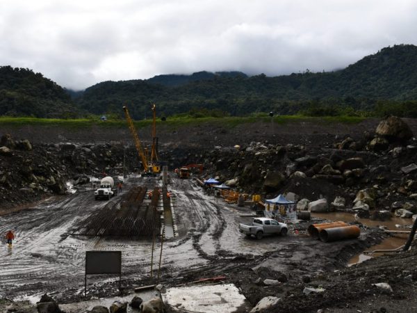Napo: Erosión en río Coca amenaza central hidroeléctrica clave del Ecuador