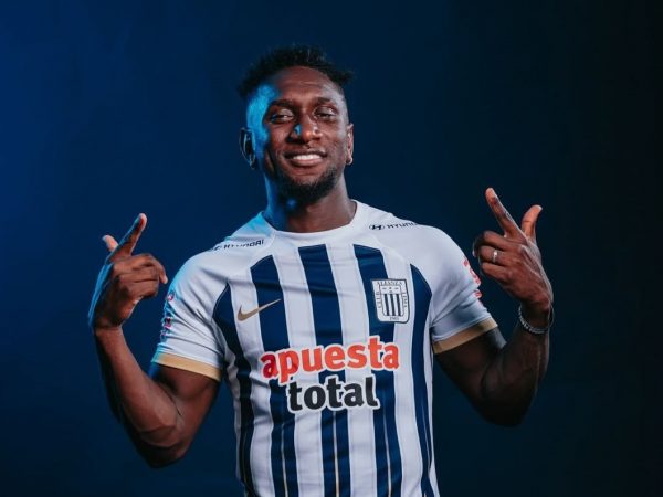 Newell's Old Boys muestra interés por el ecuatoriano Eryc Castillo de Alianza Lima .