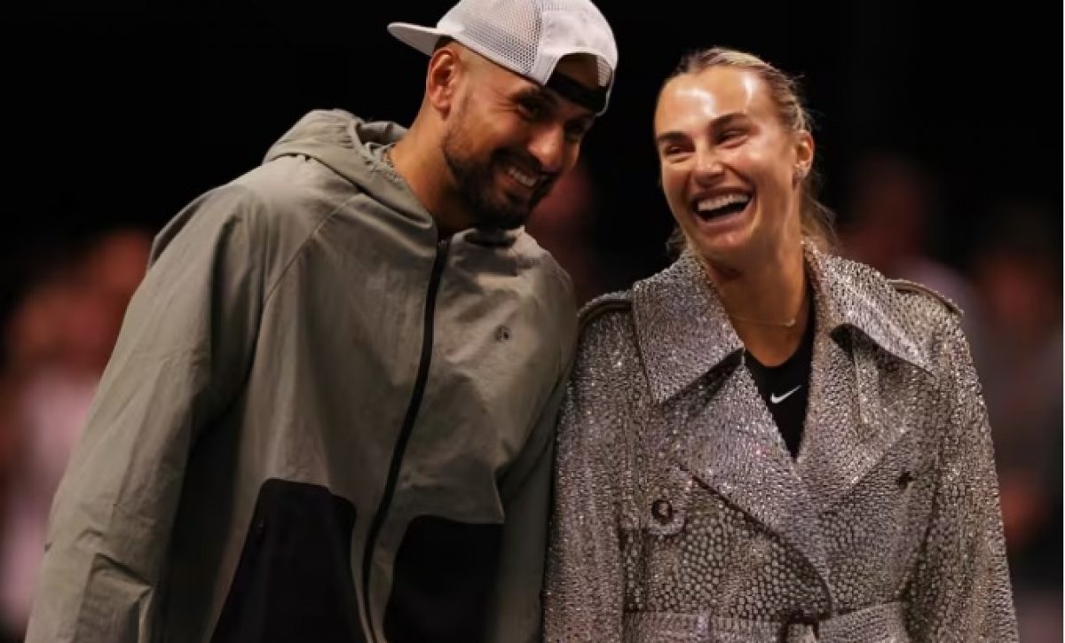 Nick Kyrgios y Aryna Sabalenka en el duelo de exhibición. FOTO: Europa Press.
