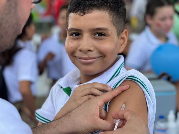 nuevo esquema de vacunación para niños y mujeres embarazadas en Ecuador.