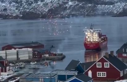 Nuuk, capital de Groelandia, celebró la partida del Arctic Umiaq Line “Sarfaq Ittuk” y del carguero real danés “Mary Arctica”.