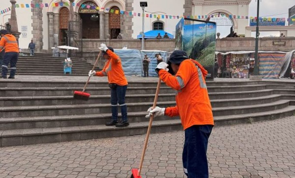 Operativo de limpieza en El Quinche recoge desechos equivalentes a 250 familias en una semana