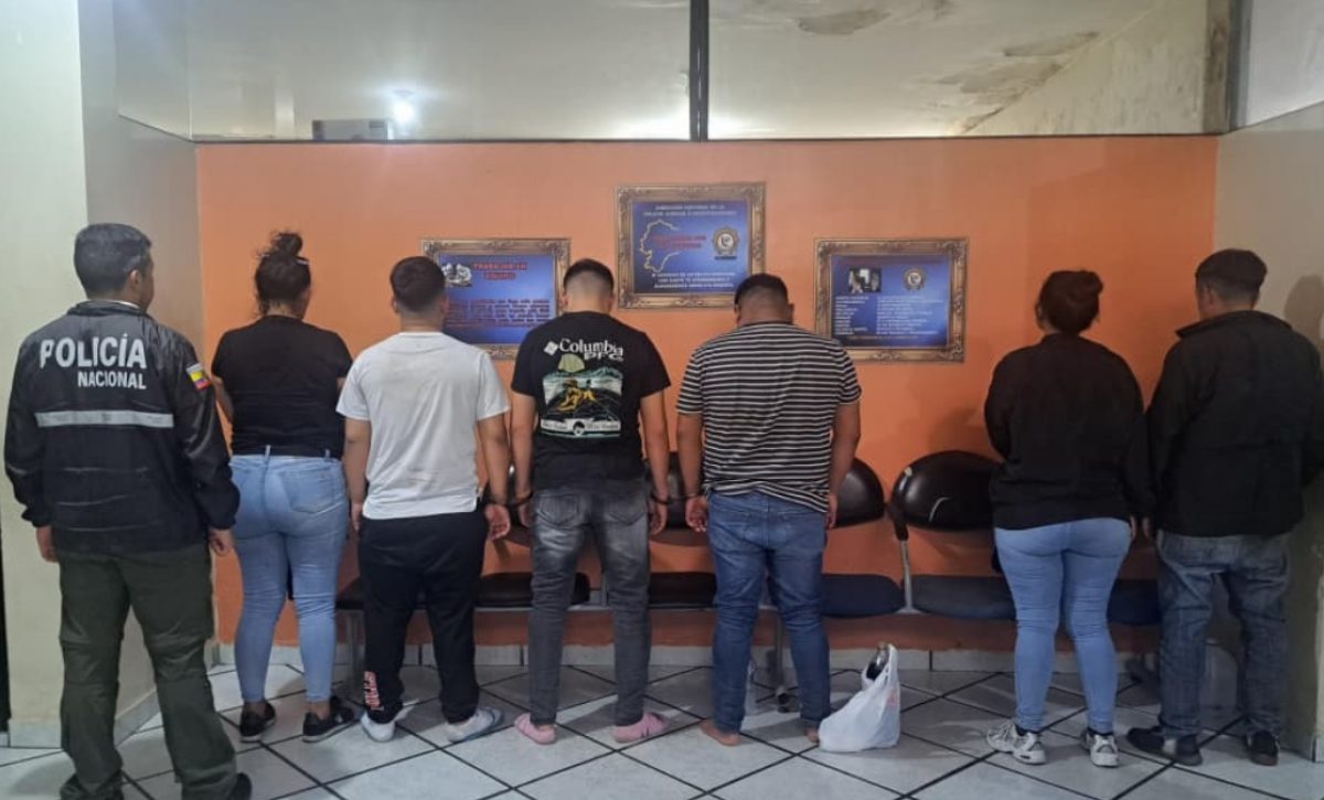 Operativo en El Avenidazo culmina con detención de presuntos “lanceros” y recuperación de cerca de 40 celulares en Portoviejo.