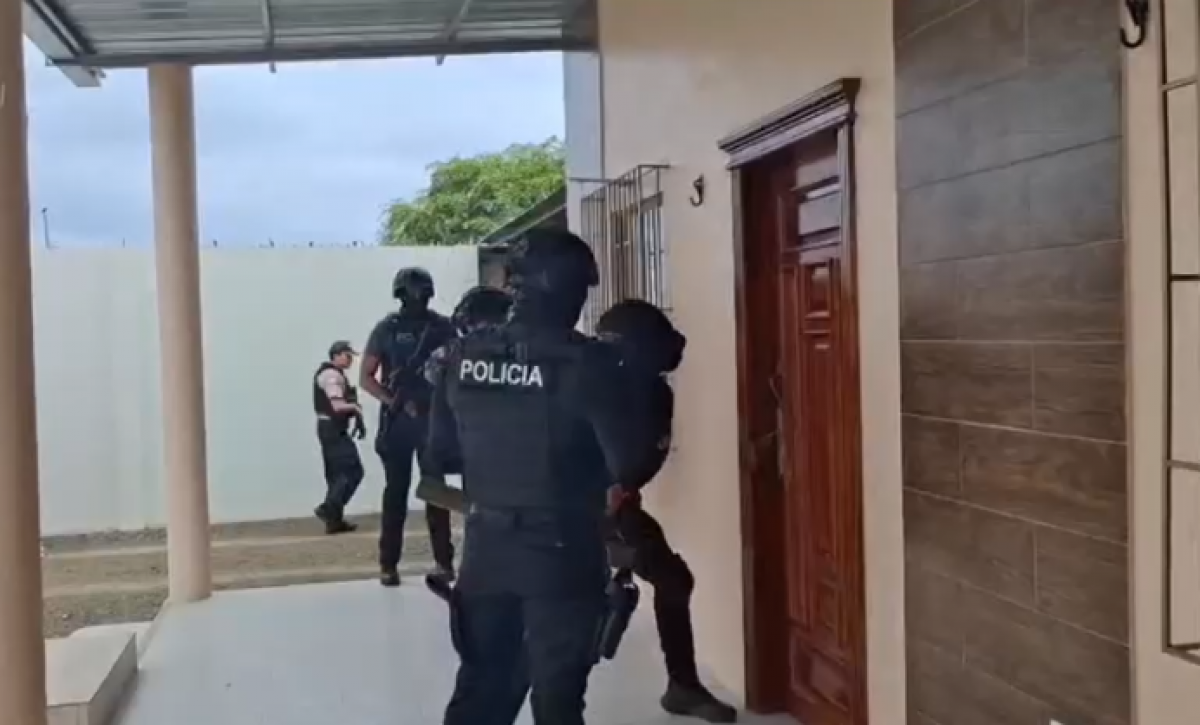 Operativos ejecutados por elementos policiales en el cantón Puerto López. Fotografia Captura de pantalla Policía Nacional